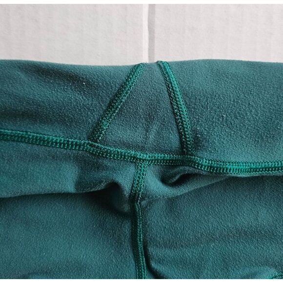 Lululemon High-Rise Run Crops Women's Size 2 | Mesh Panels + Angled Hem- EUC - Picture 5 of 5